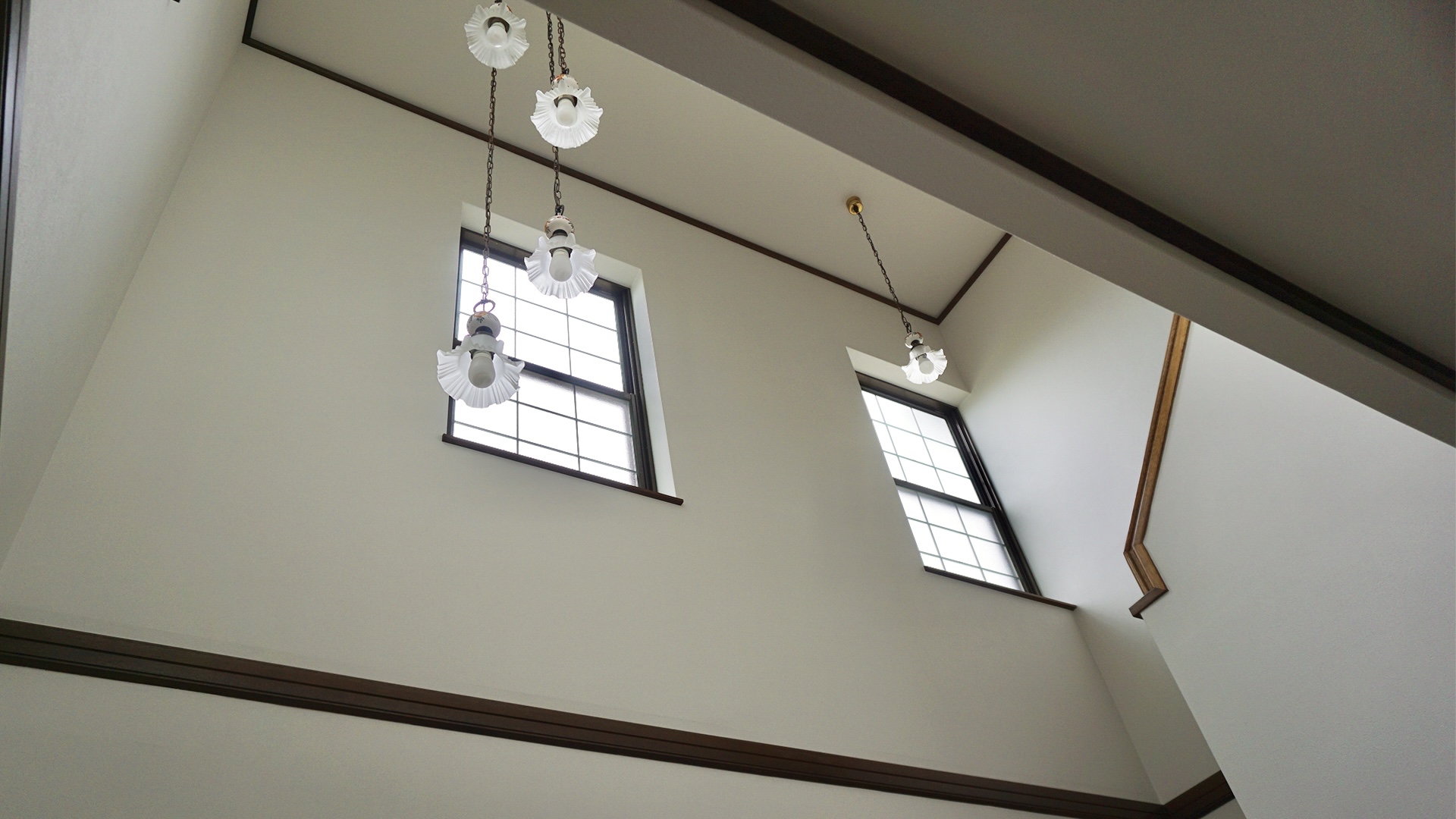 愛知県豊橋市飯村のリノベーション一軒家の玄関照明の画像